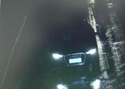 奇葩！西安男子1副假車牌套7輛車，竟是為了省停車費！